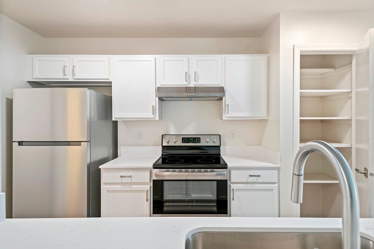 Kensington Townhomes - Photo 4 of 14
