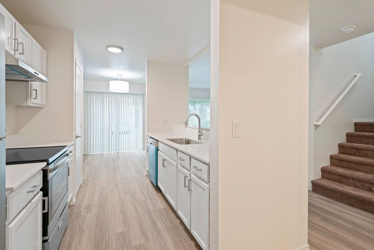 Kensington Townhomes - Photo 6 of 14