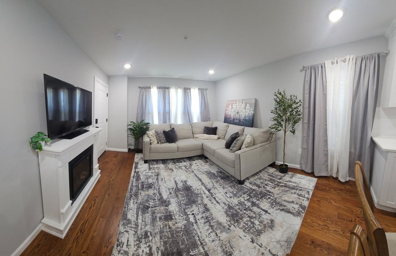 320 Grove St #1 - Photo 2 of 6