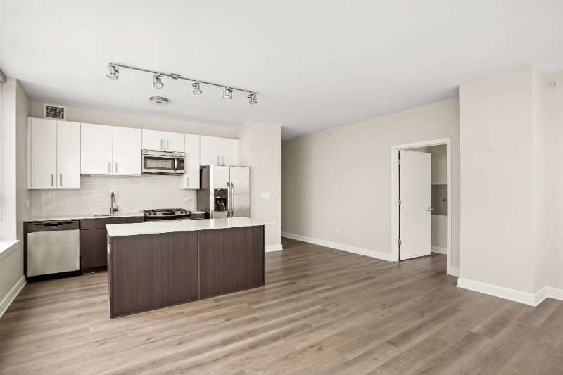 705 W Adams St - Photo 2 of 8