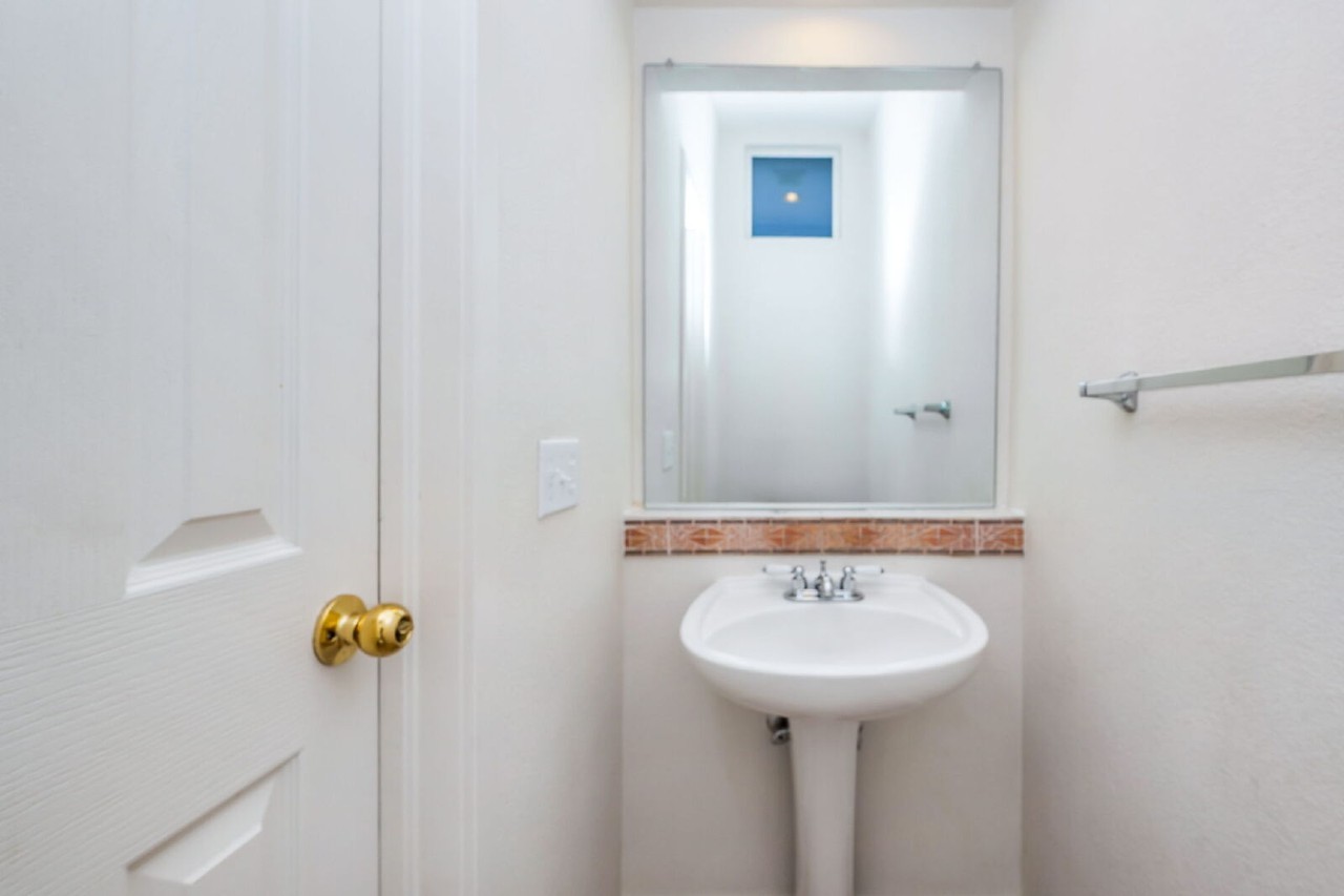 3676 Oakwood Dr - Photo 4 of 19