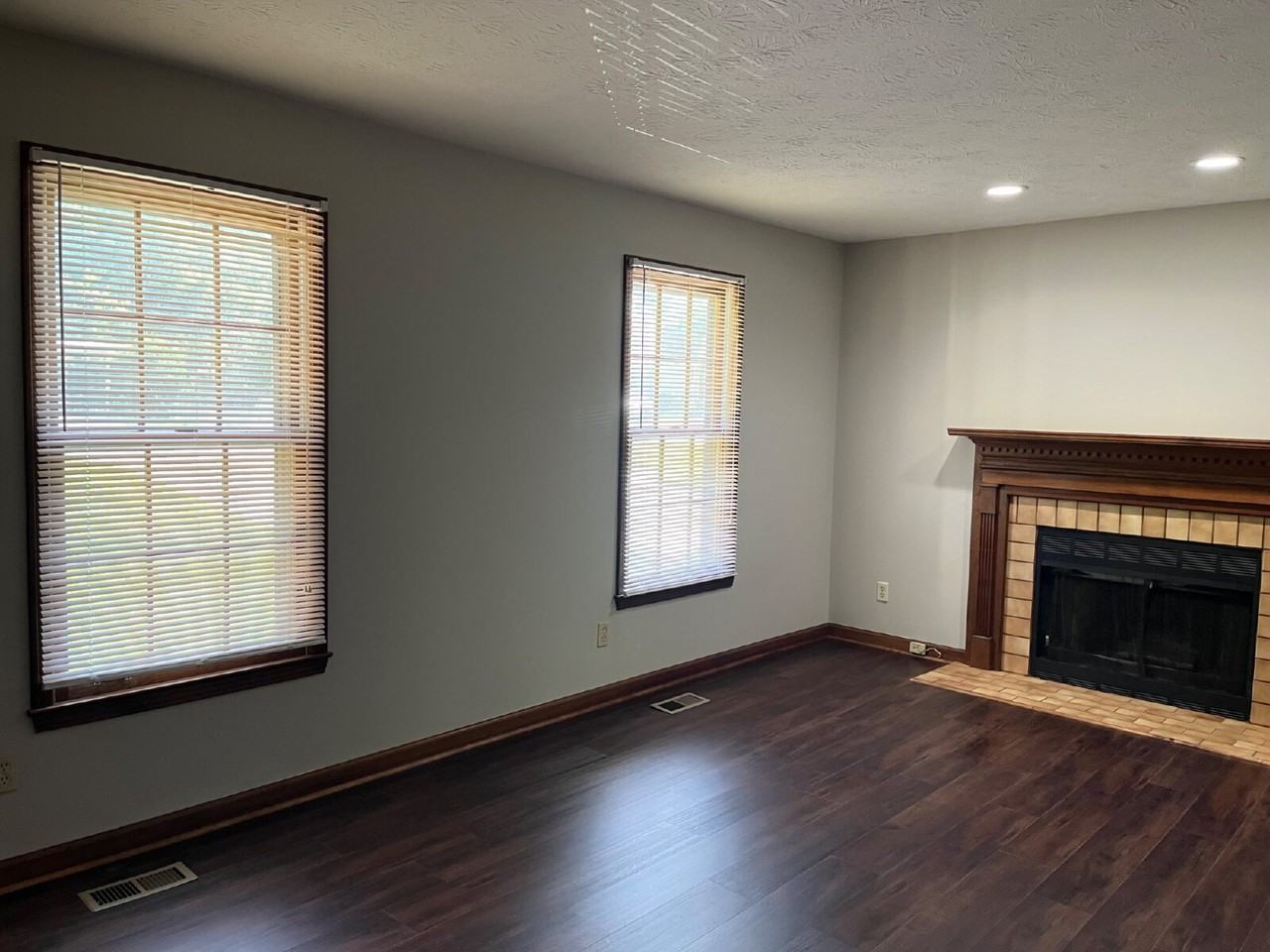874 Norwalk Dr - Photo 4 of 27
