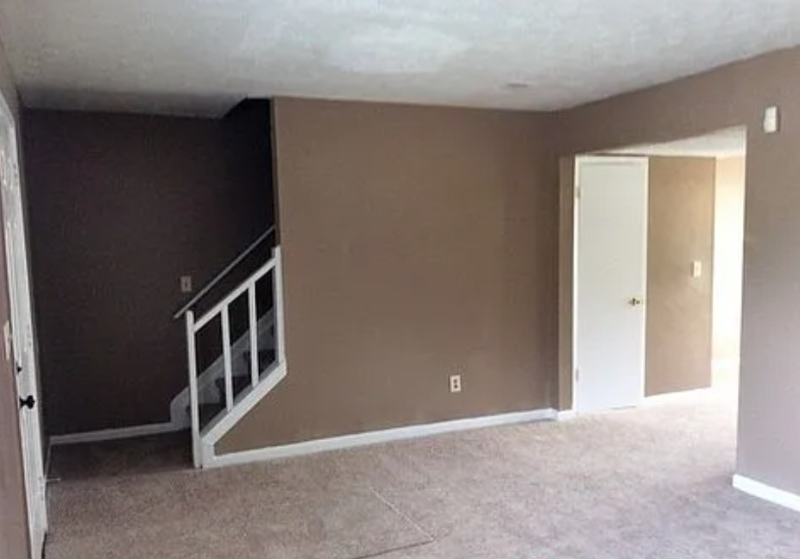 916 Holden Ln - Photo 3 of 12