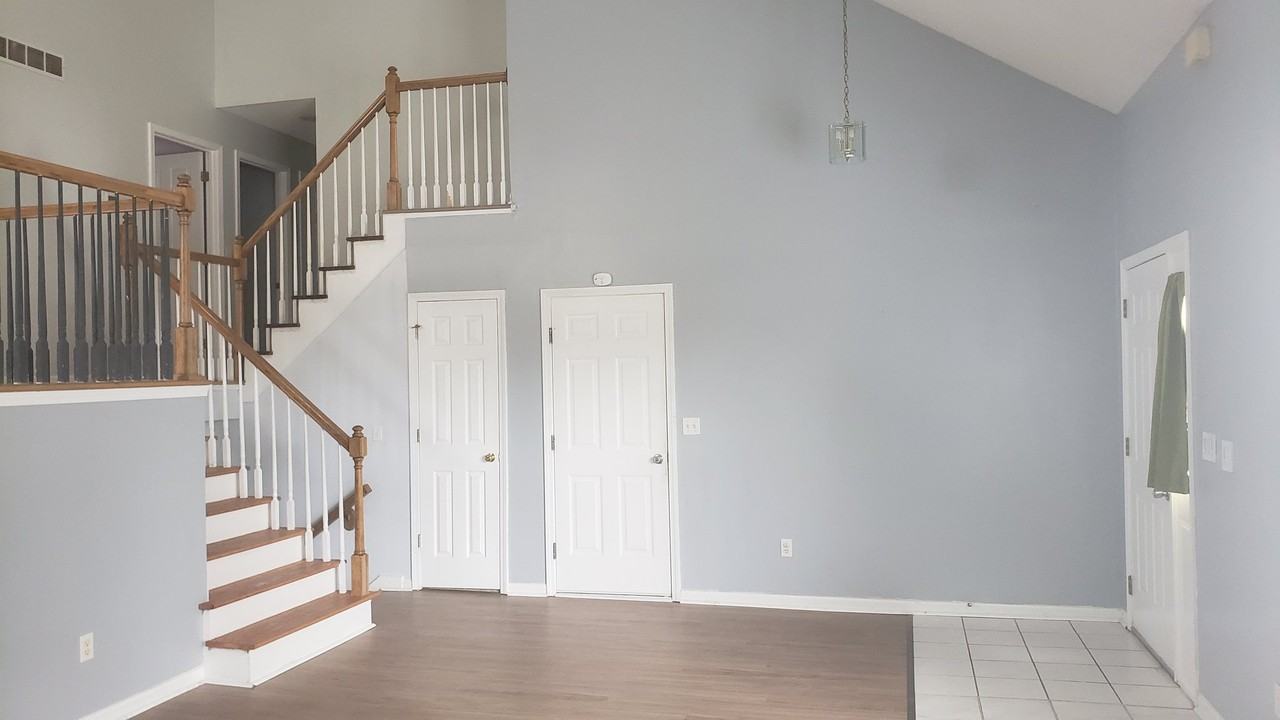 13642 W 129th St - Photo 2 of 33