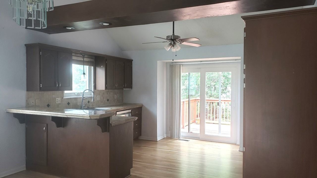 13642 W 129th St - Photo 5 of 33