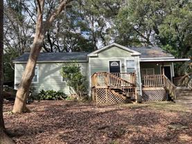 610 Collins Dr - Photo 1 of 1