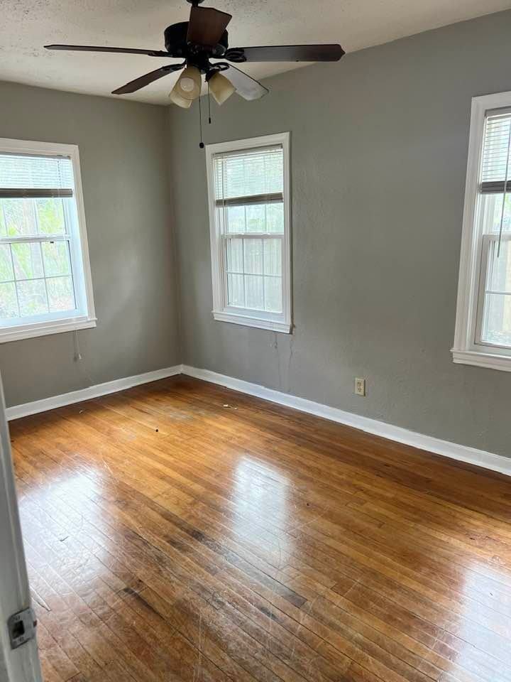 610 Collins Dr - Photo 5 of 15