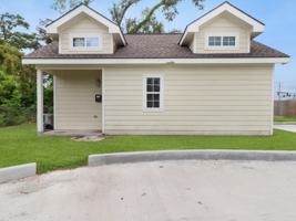 featured image of 4110 1/2 Auburn St