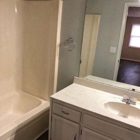 35 Kenway St - Photo 6 of 11