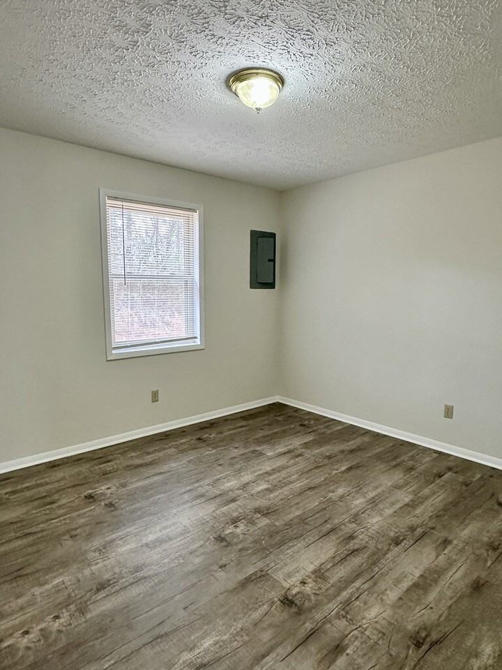 51 Kenway St - Photo 2 of 8