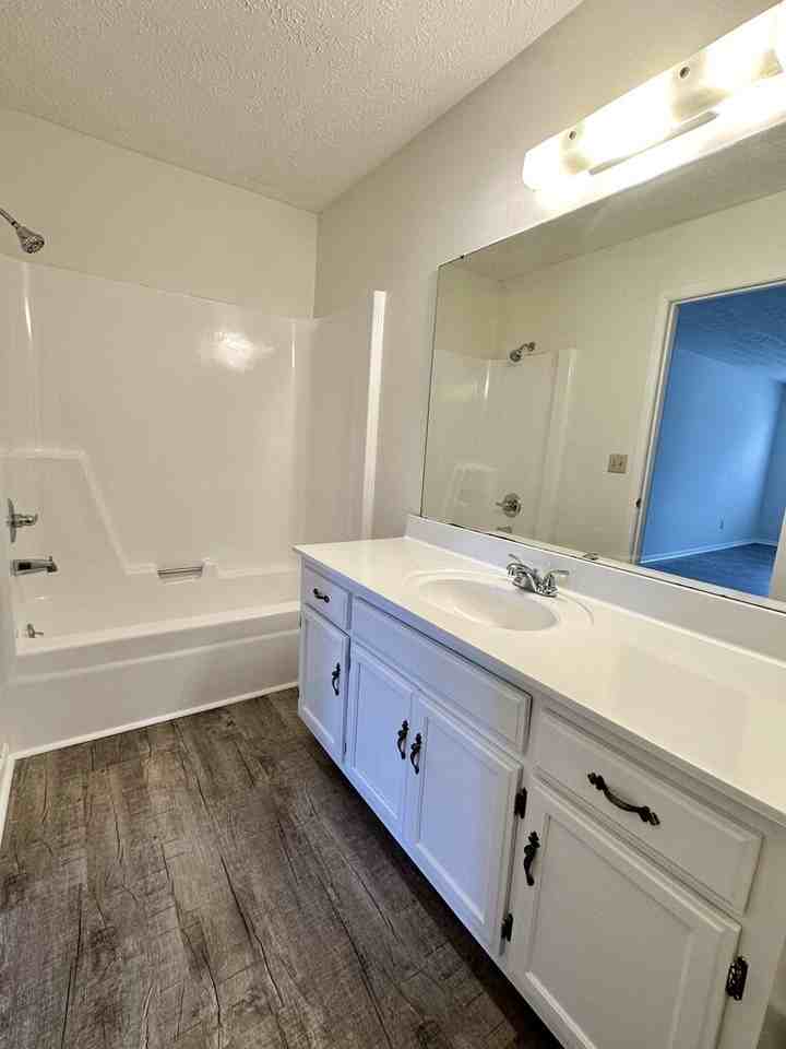 51 Kenway St - Photo 3 of 8