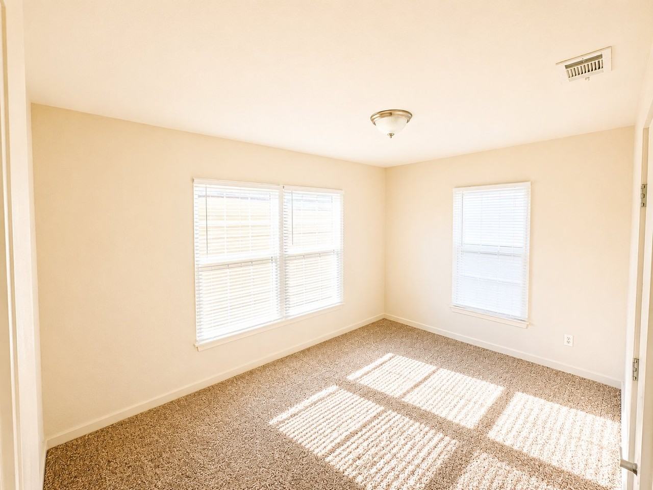 125 N Mcentire Ct - Photo 6 of 7
