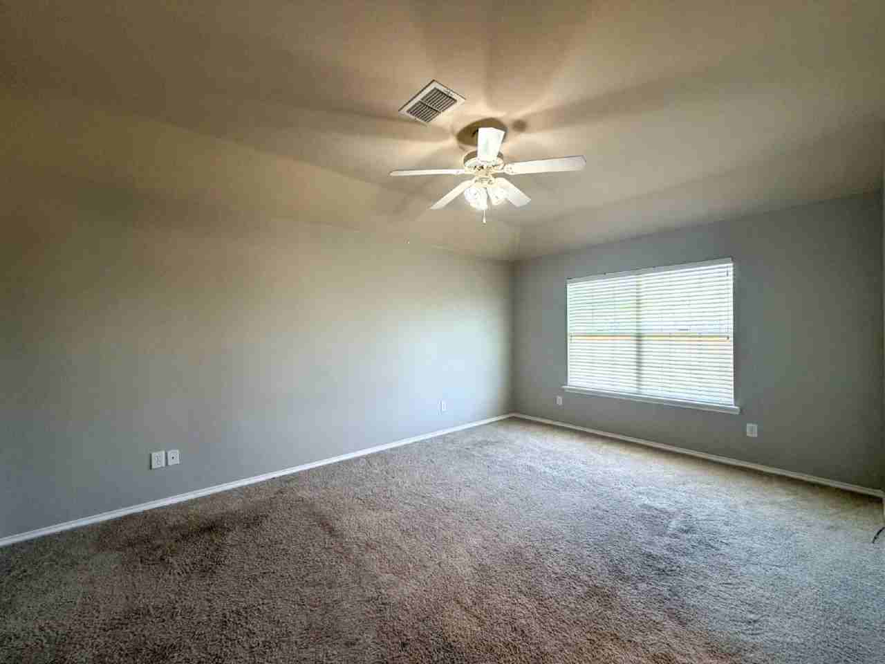 2502 106th St - Photo 6 of 10