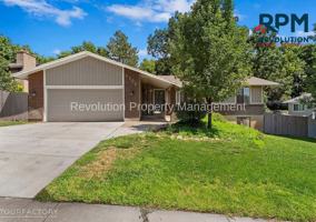featured image of 5702 Maplewood Dr