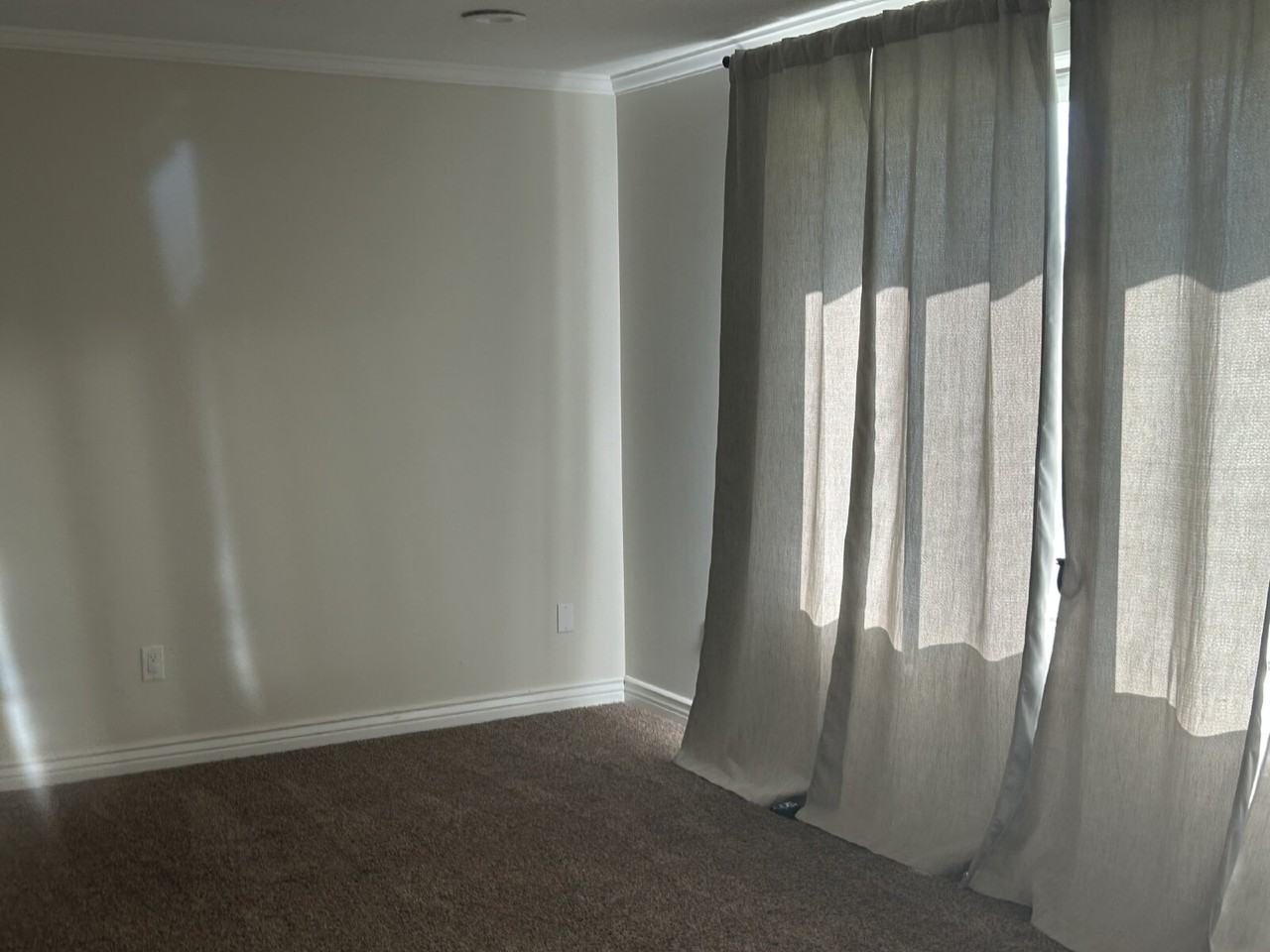 5702 Maplewood Dr - Photo 2 of 15