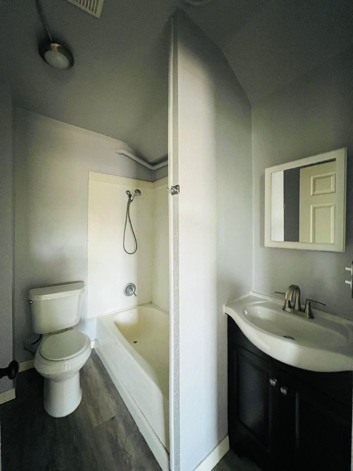127 Sandmeyer St Apt 4 - Photo 5 of 7