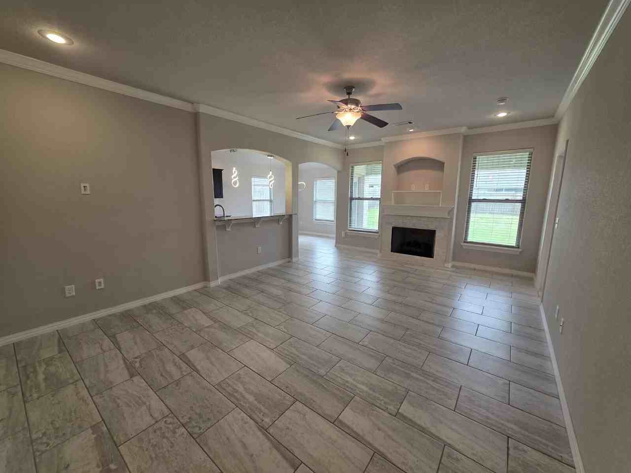 1100 Gardenia St - Photo 2 of 20