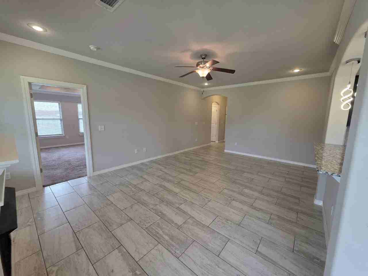 1100 Gardenia St - Photo 3 of 20