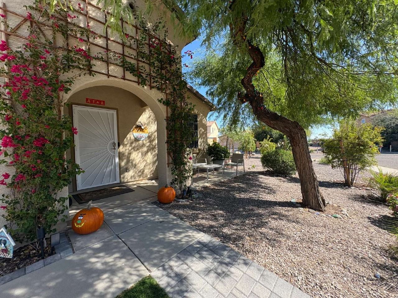 1180 E Saddleback Pl - Photo 3 of 15