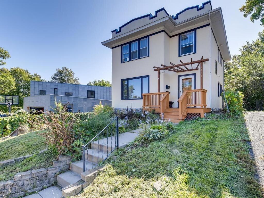 1901 Laurel Ave - Photo 2 of 20