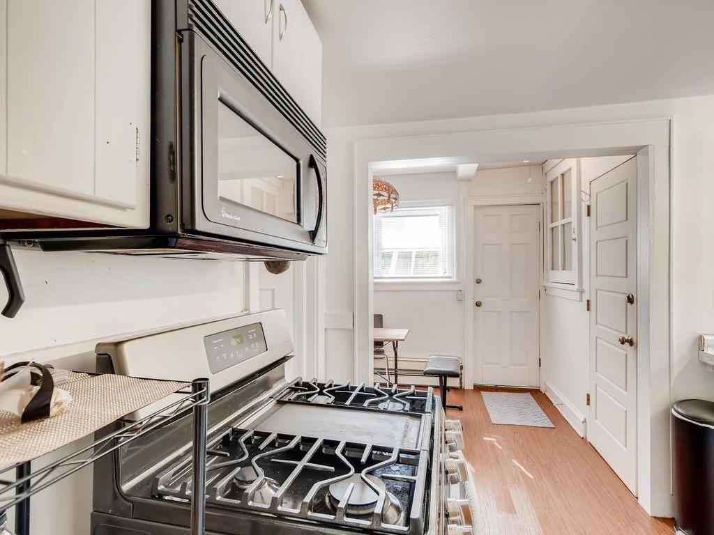 1901 Laurel Ave - Photo 4 of 20