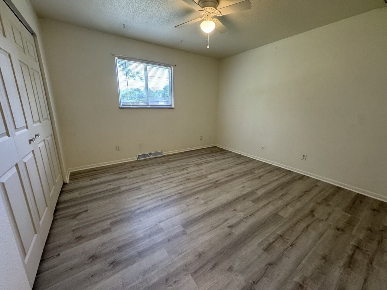 3245 S Douglas Ave - Photo 6 of 15