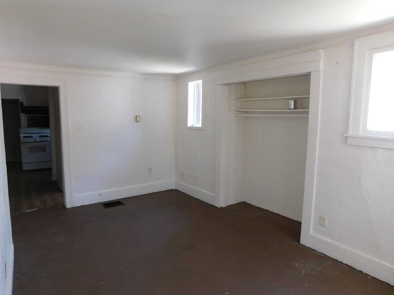 1104 Minnie St #2 - Photo 3 of 9