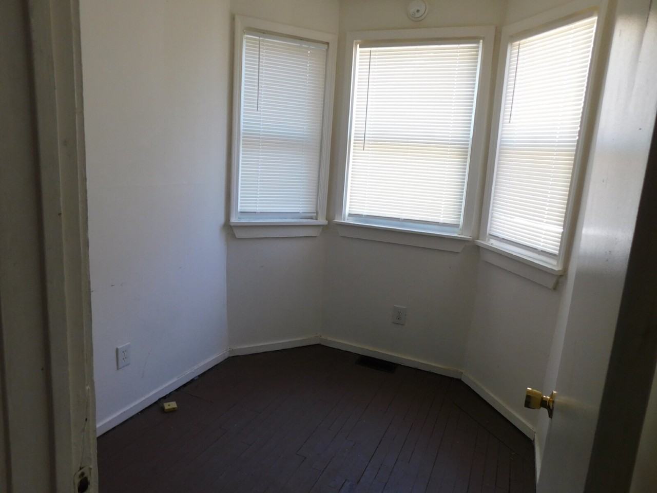 1104 Minnie St #2 - Photo 5 of 9