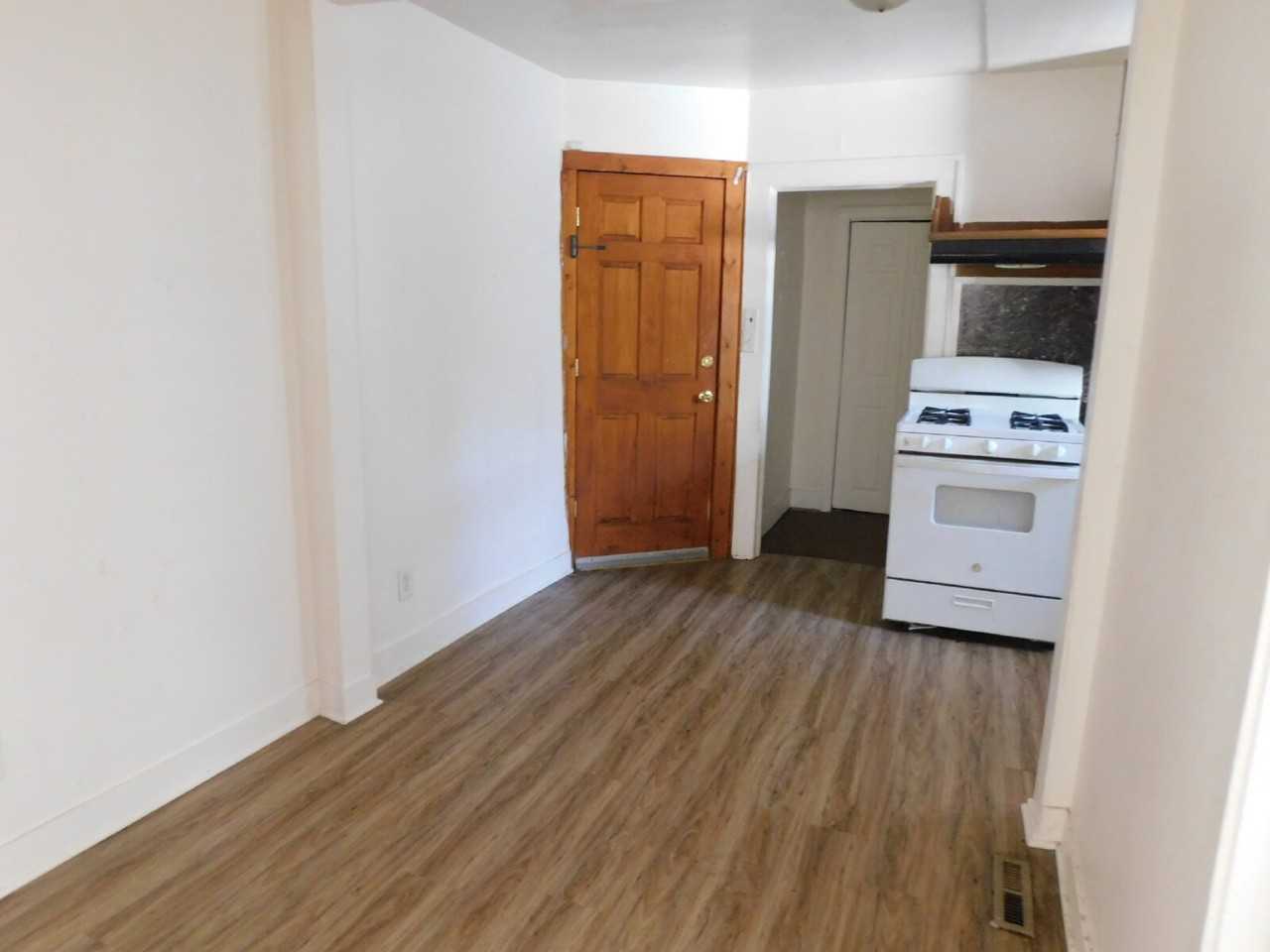 1104 Minnie St #2 - Photo 6 of 9