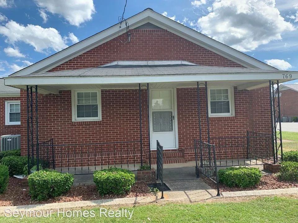 769 Rosewood Rd - Photo 2 of 5