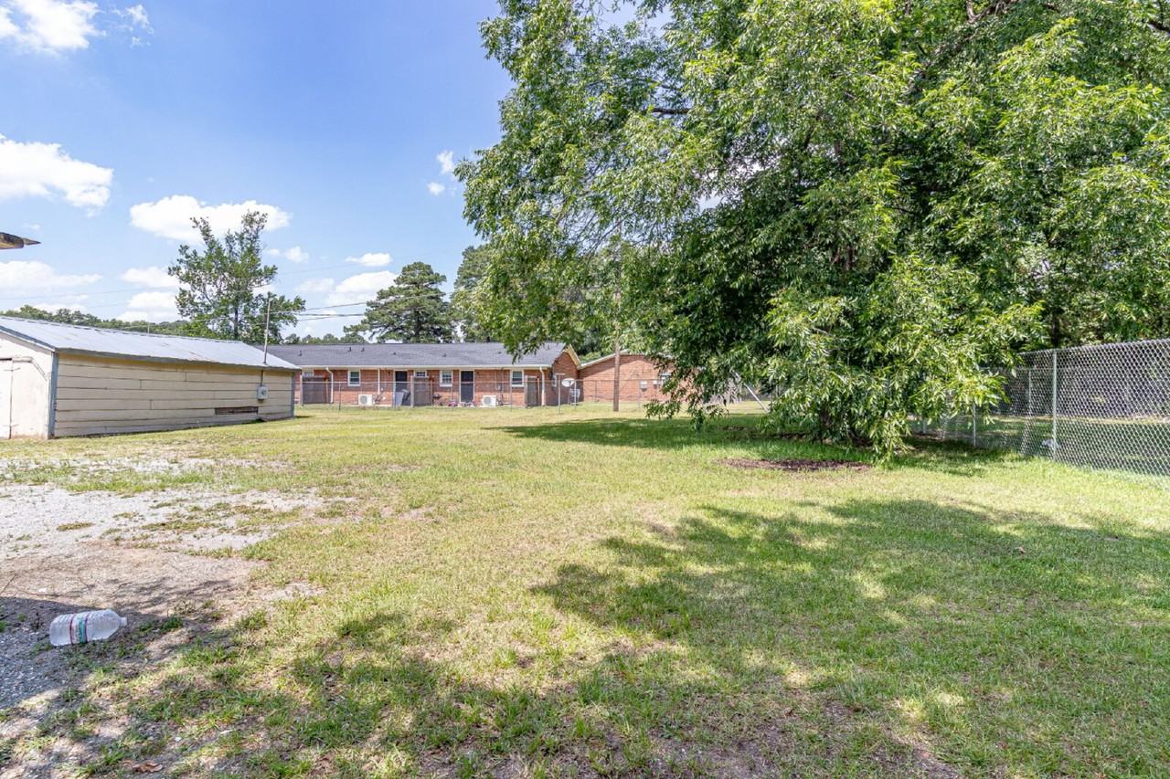 909 4th St - Photo 4 of 15
