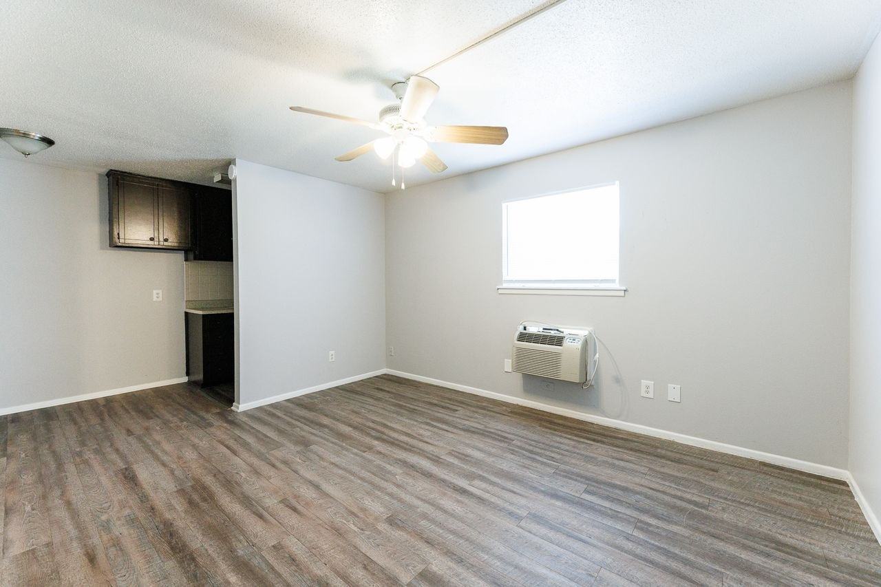 3201 35th St #5 - Photo 7 of 20