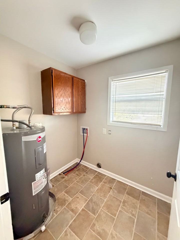 604 Sherwood Dr Apt D - Photo 4 of 4