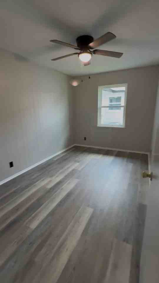 1402 N Adams St - Photo 5 of 11