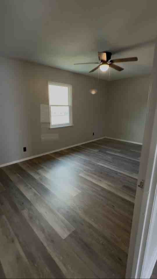 1402 N Adams St - Photo 6 of 11