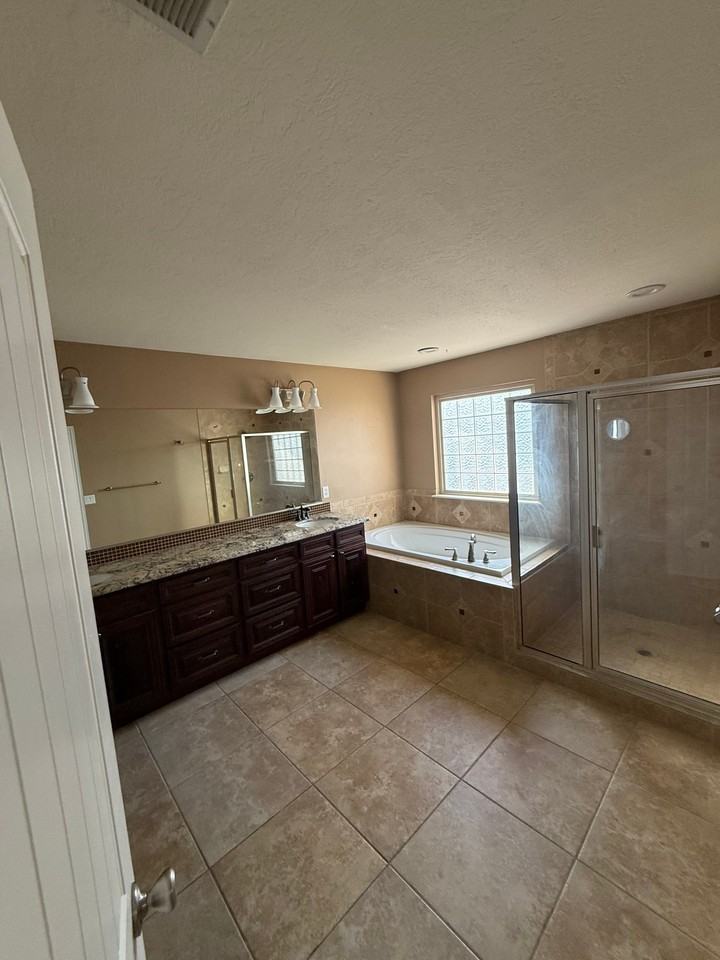 1848 W Grays Pl - Photo 2 of 12