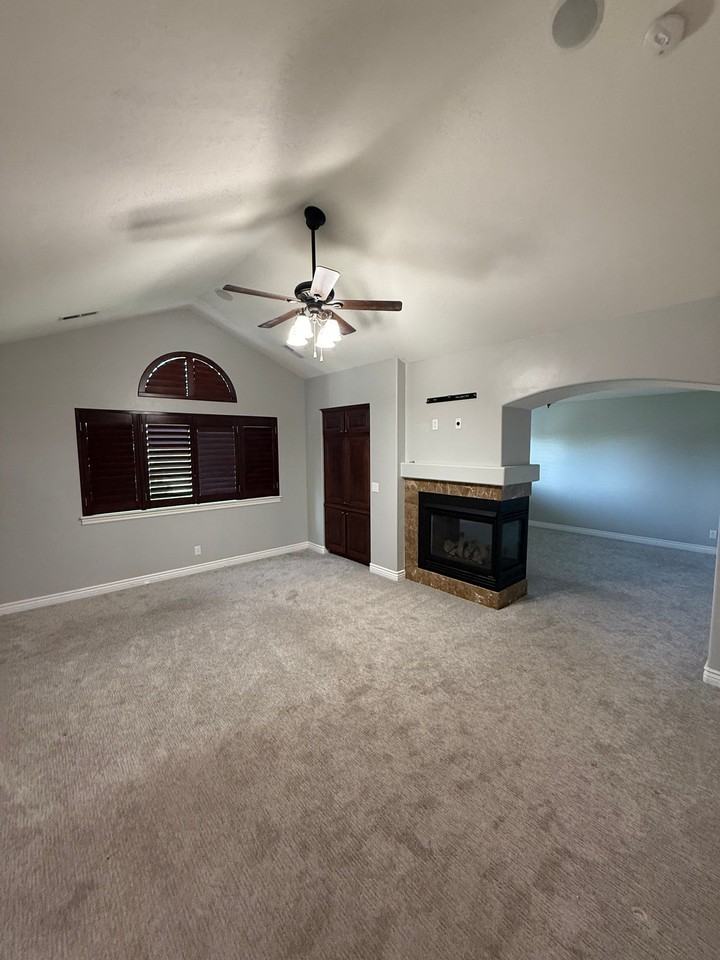 1848 W Grays Pl - Photo 3 of 12