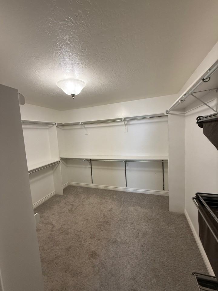 1848 W Grays Pl - Photo 4 of 12