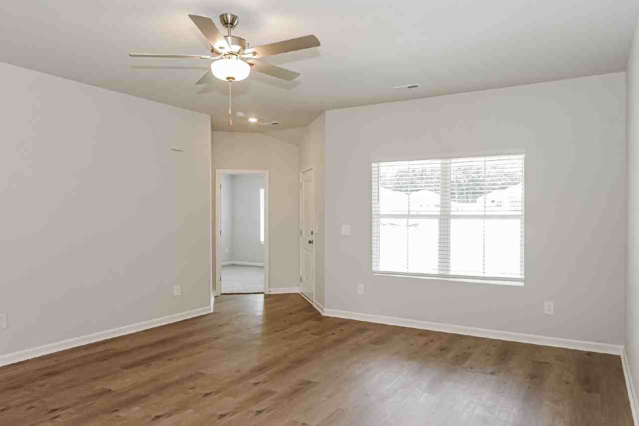306 Spanish Moss Court - Photo 4 of 16