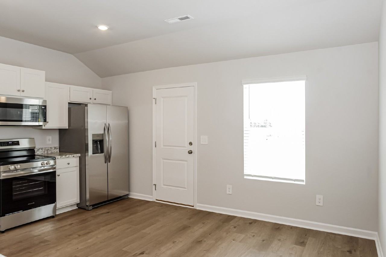 306 Spanish Moss Court - Photo 5 of 16