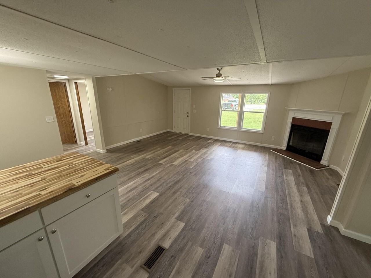 1755 Highway 521 S - Photo 4 of 20