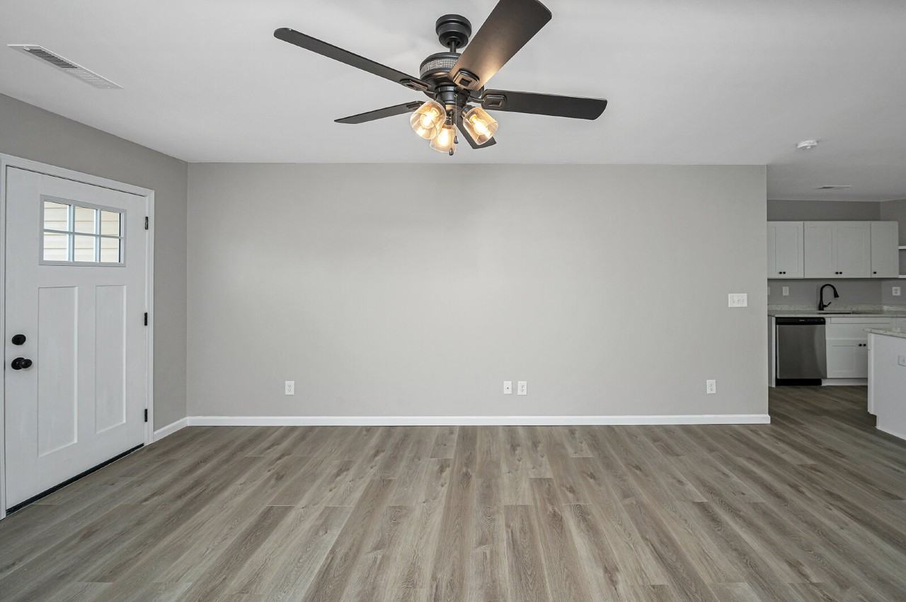 85 Smith Glen Dr - Photo 3 of 49