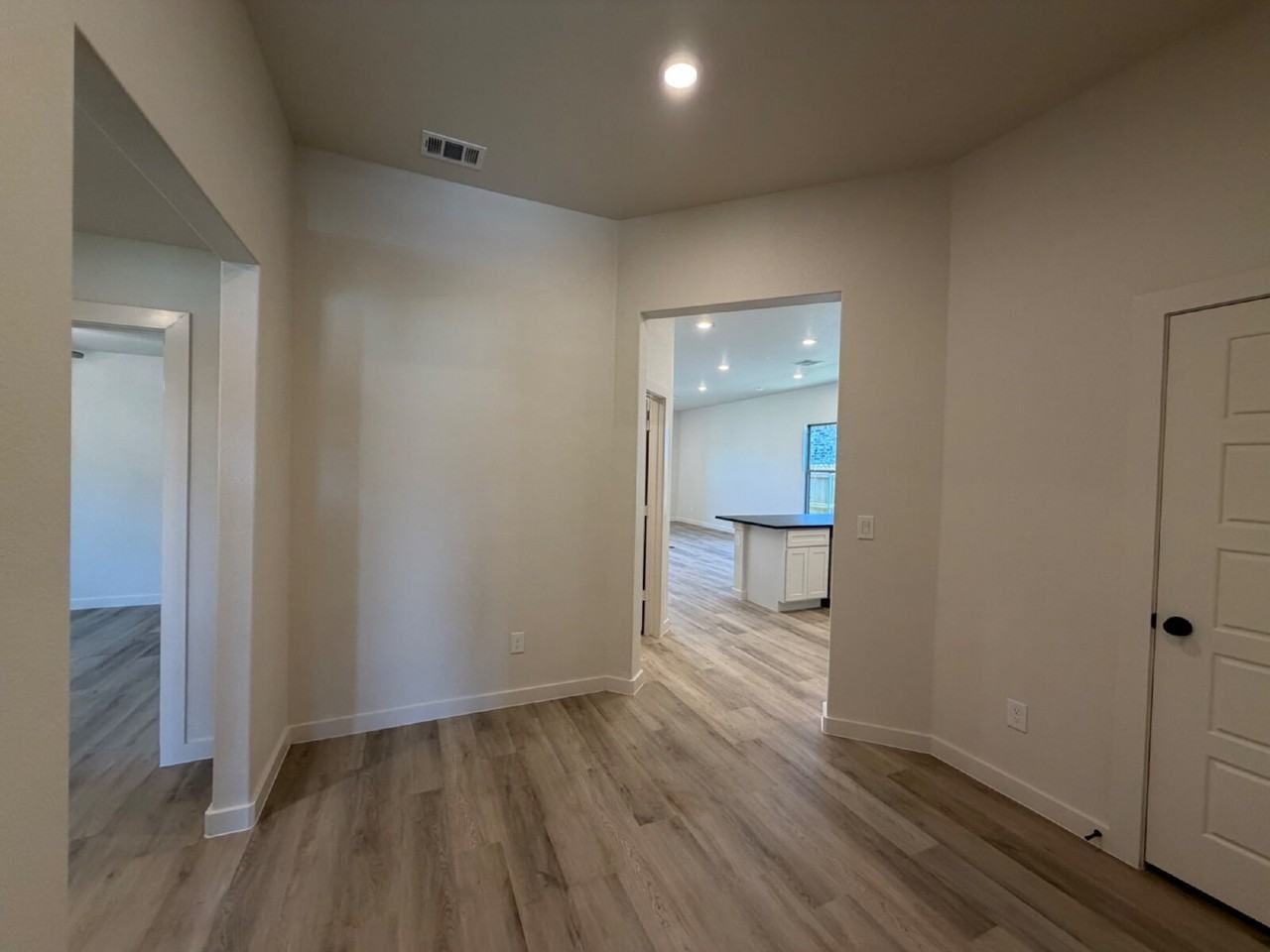 7012 16th St - Photo 3 of 15