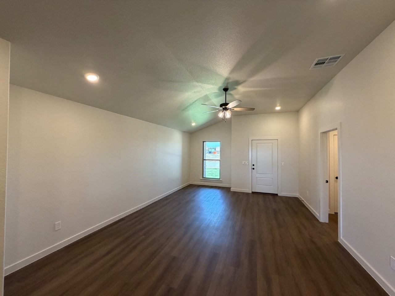 14th St - Photo 2 of 11