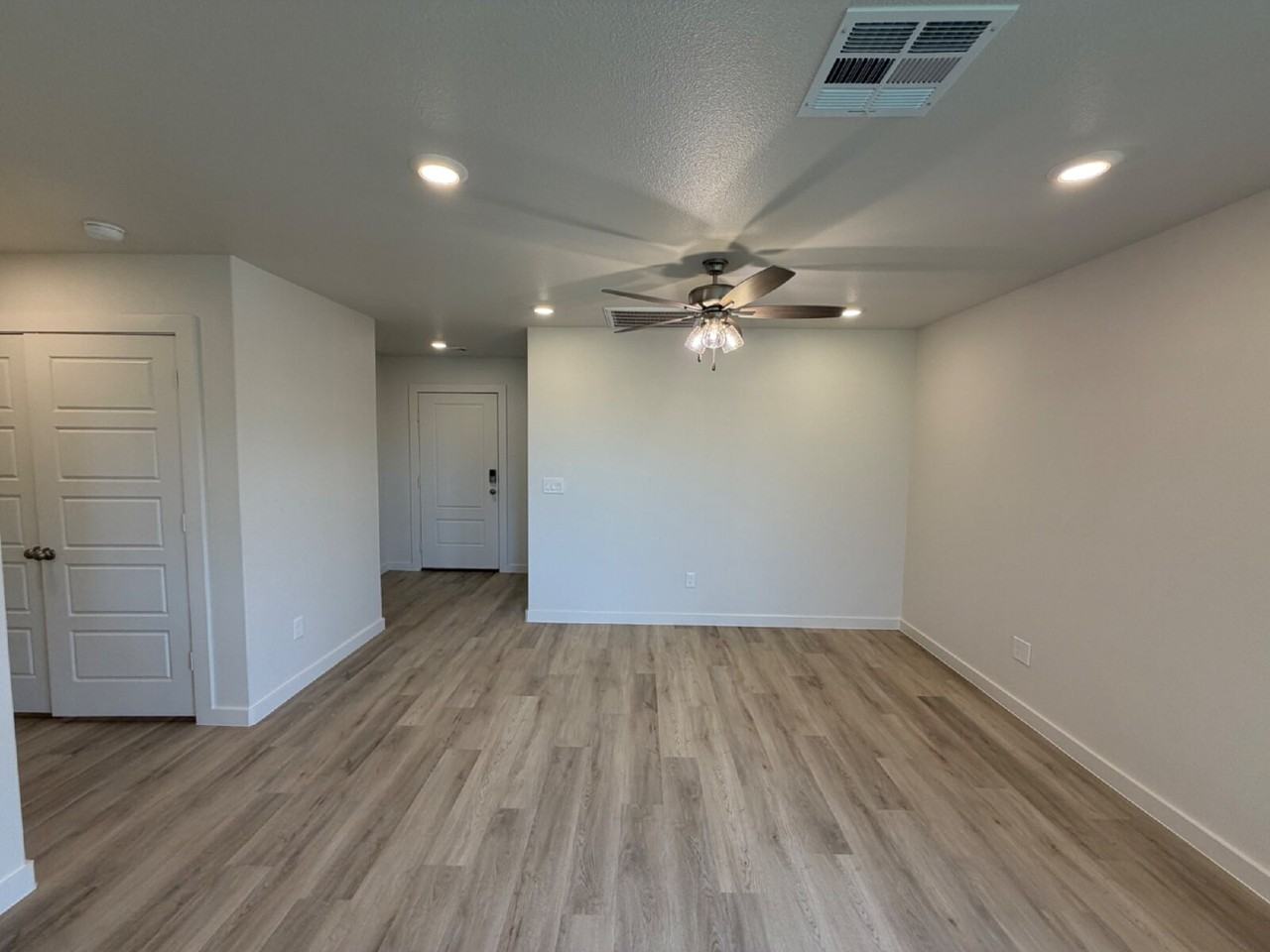 8325 24th St - Photo 2 of 10
