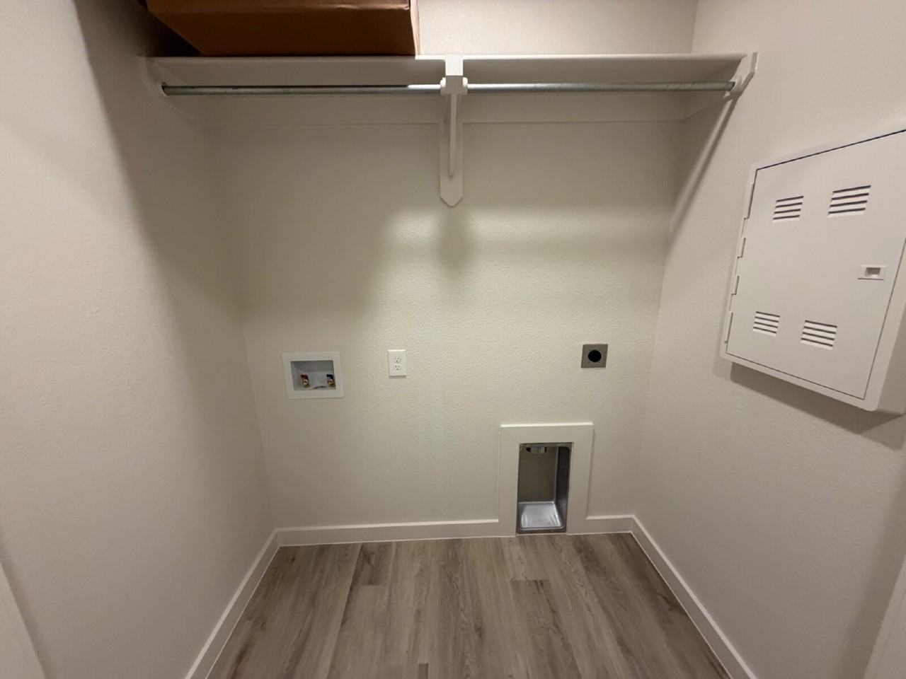 8325 24th St - Photo 5 of 10