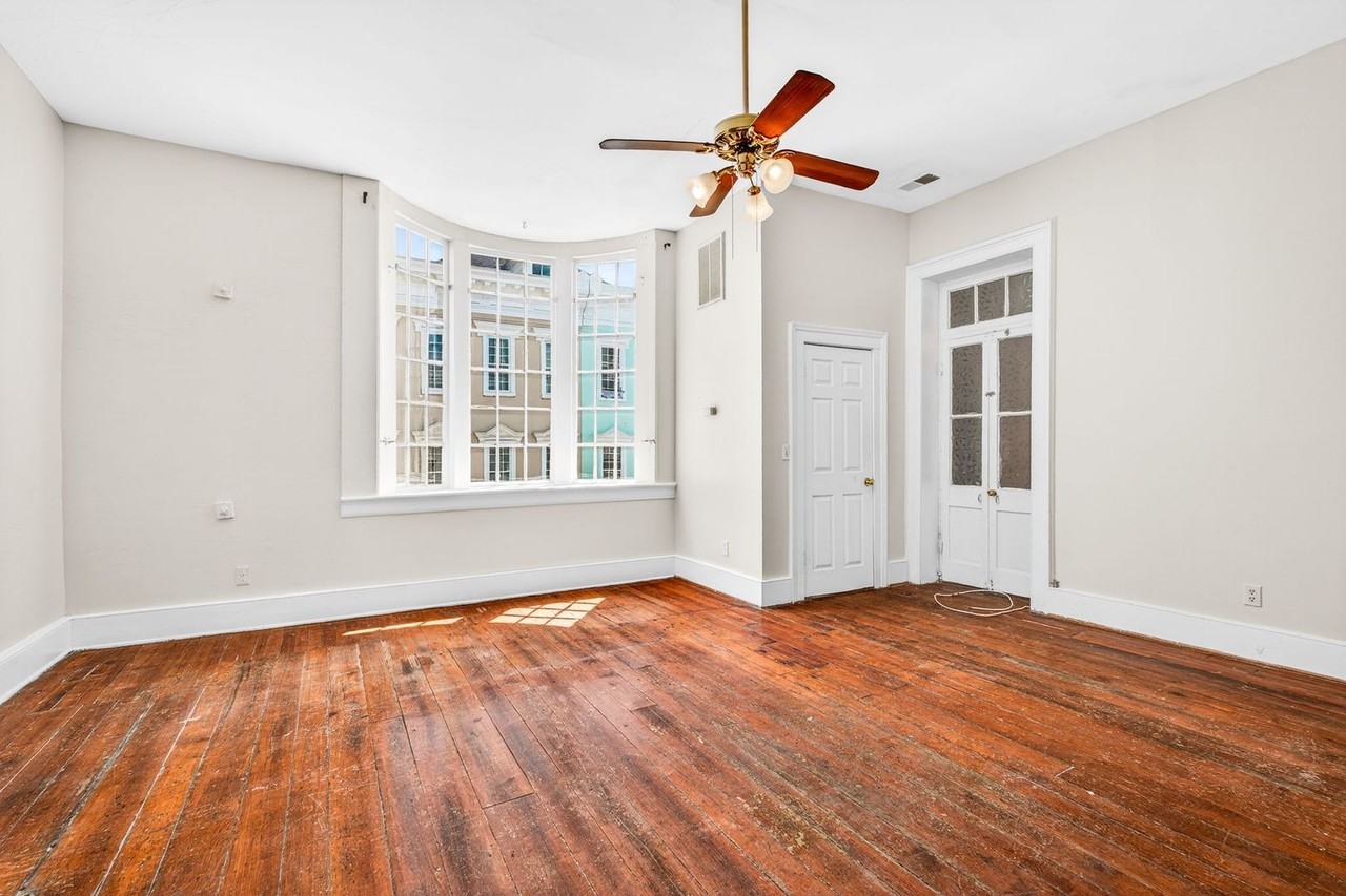 335 King St - Photo 7 of 14