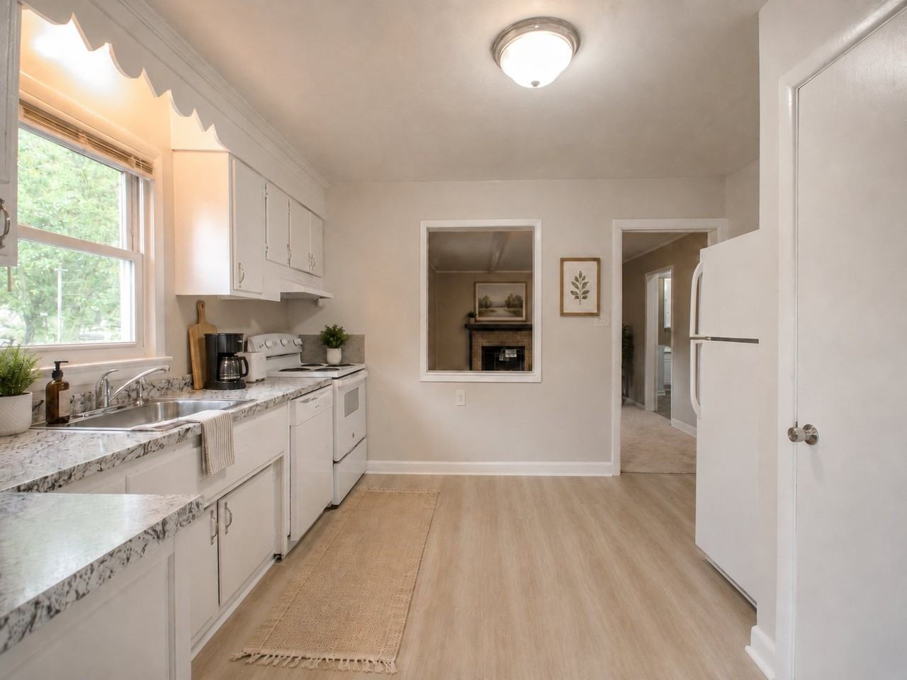 910 Roger St - Photo 6 of 16