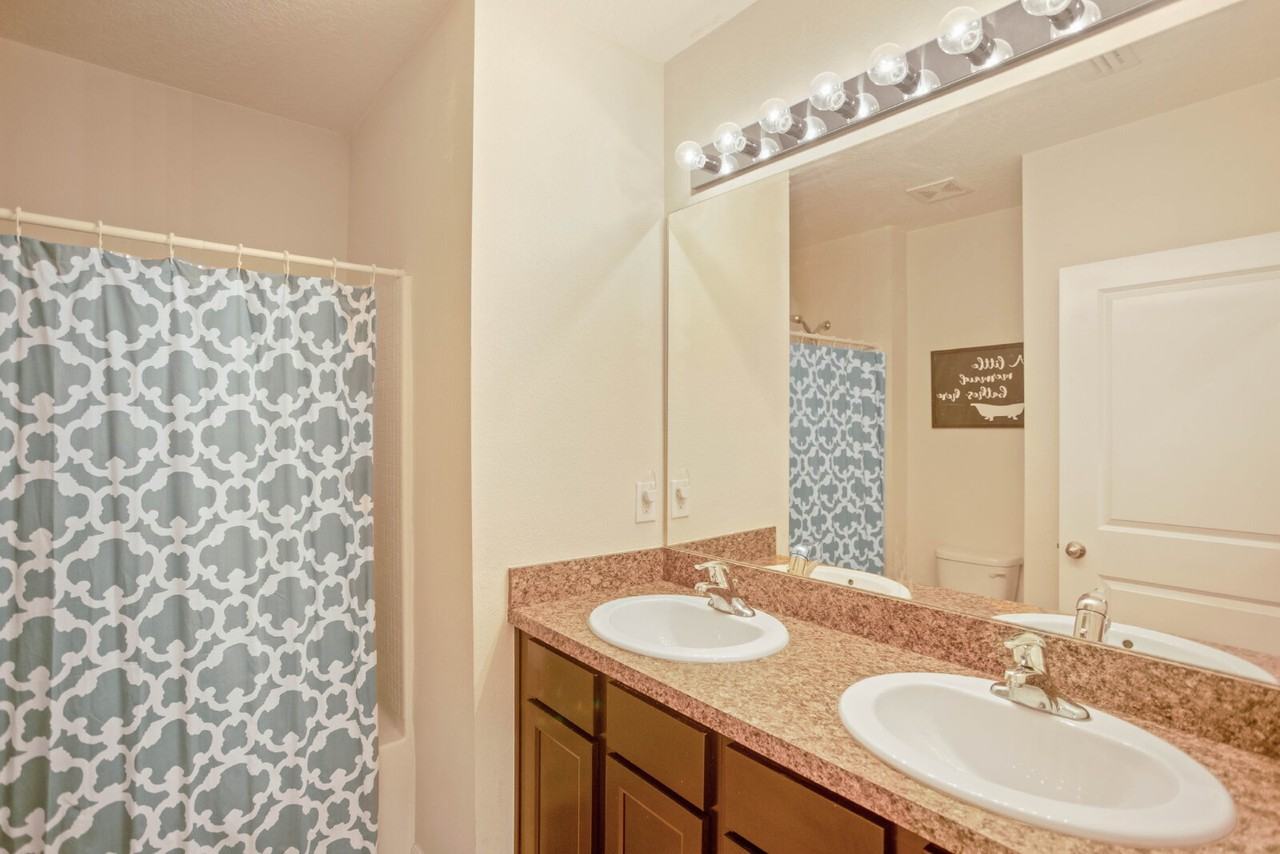 5025 Ne 15th Pl - Photo 6 of 39