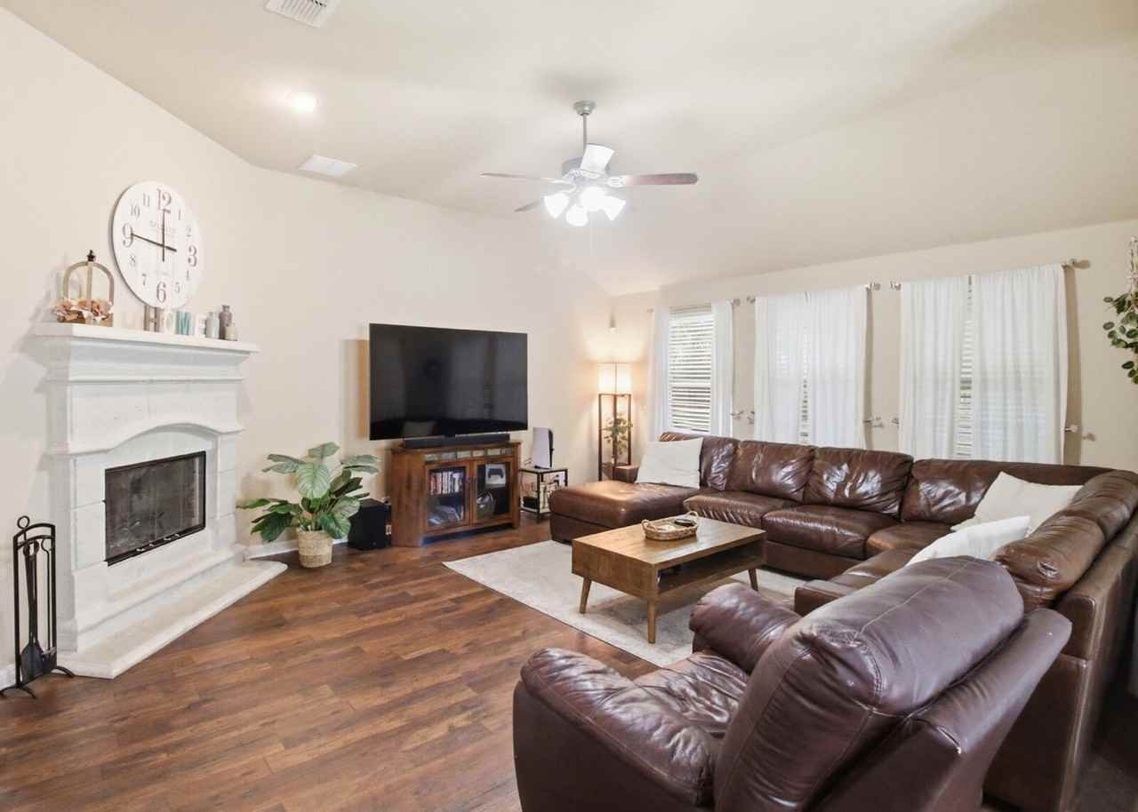 3161 Birch Bnd - Photo 3 of 21